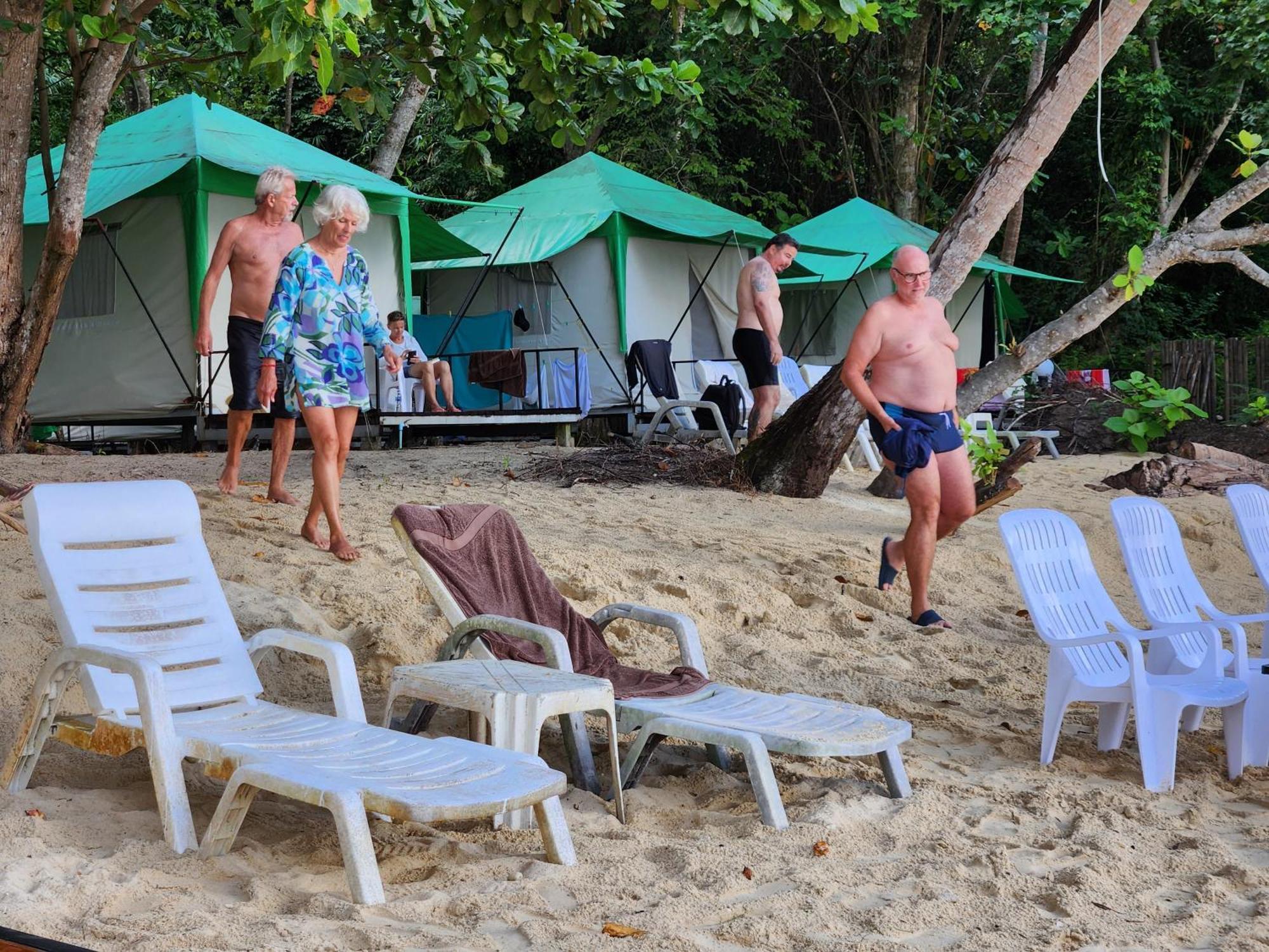 Koh Ngai Camping Restaurant @ Bar Exterior foto