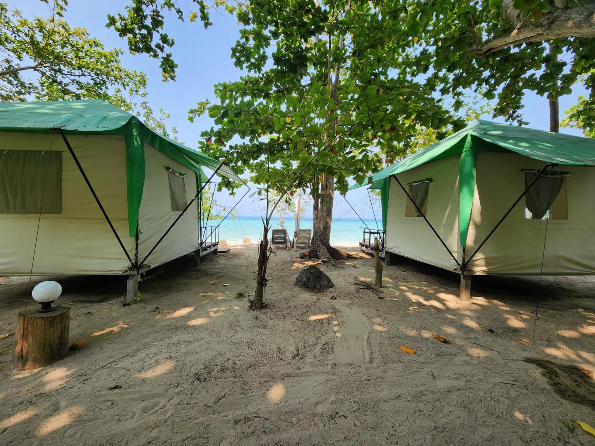 Koh Ngai Camping Restaurant @ Bar Exterior foto