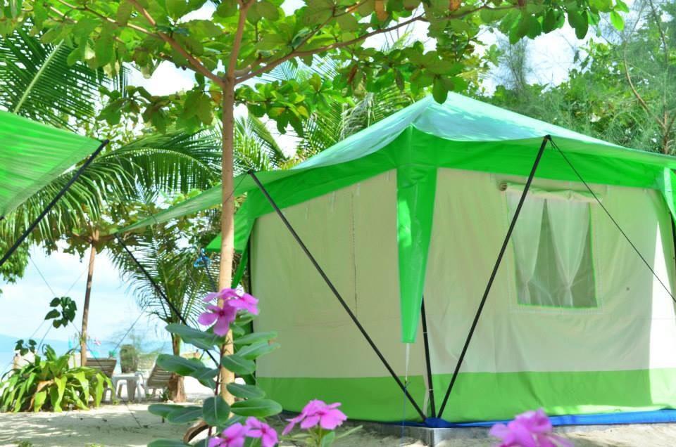 Koh Ngai Camping Restaurant @ Bar Exterior foto